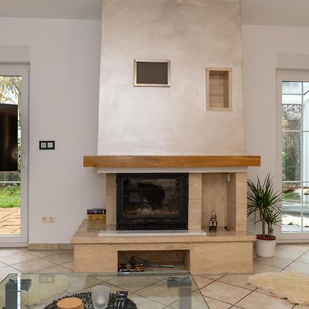 Ganzes Ferienhaus In Leipzig Mit Garage Und Fussbodenheizung Exterior foto