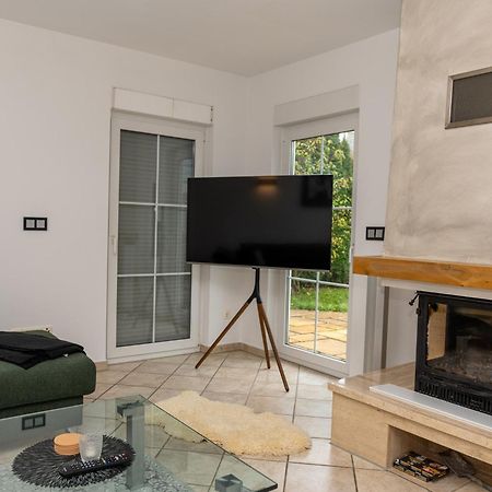 Ganzes Ferienhaus In Leipzig Mit Garage Und Fussbodenheizung Exterior foto