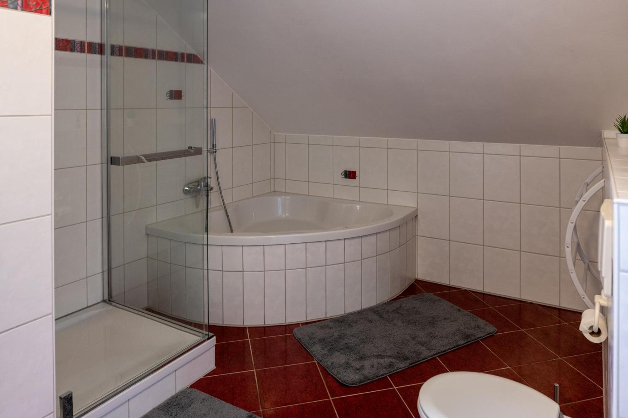 Ganzes Ferienhaus In Leipzig Mit Garage Und Fussbodenheizung Exterior foto